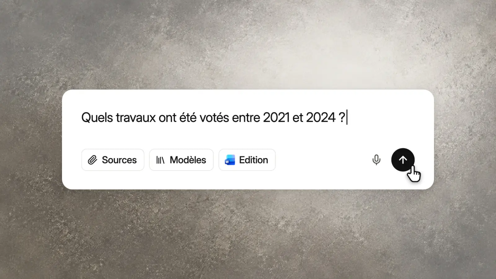 Assistant Oguste répondant à une question en citant les pièces